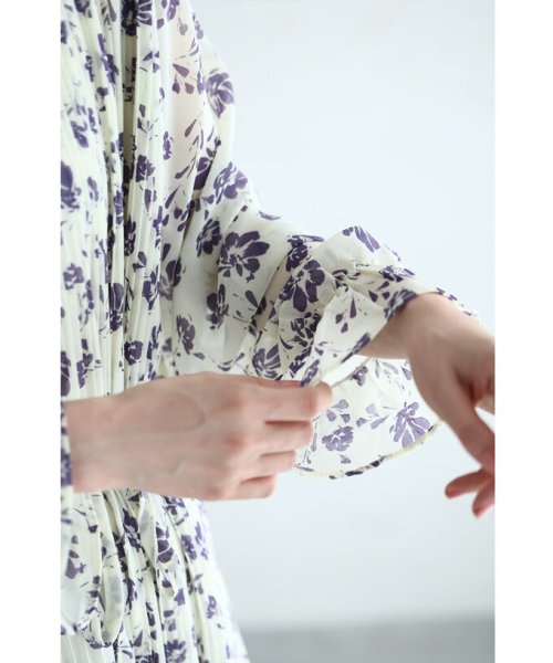 CAWAII(カワイイ)/上品な紫の花咲く細やかプリーツミディアムワンピース/img15