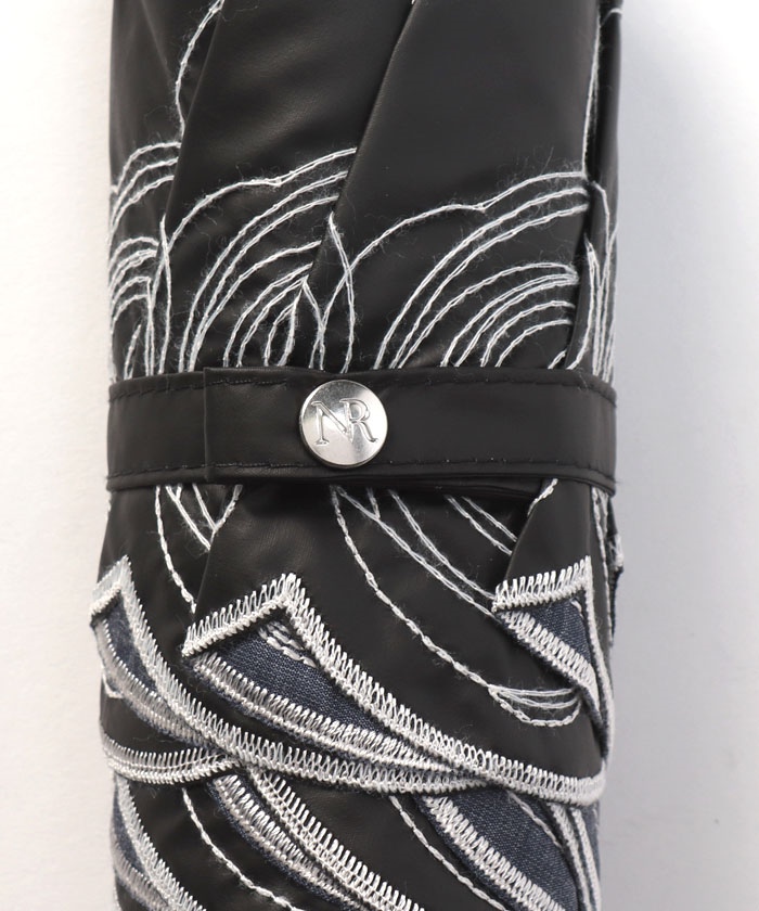 新品⭐︎NINA RICCI （ニナリッチ） マーガレット刺繍晴雨兼用パラソル NINA RICCI （ニナリッチ） マーガレット刺繍晴雨兼用パラソル