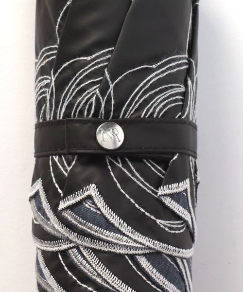 NINA RICCI （ニナリッチ） ローズ刺繍晴雨兼用パラソル（折り畳み・ミニ傘） 全長