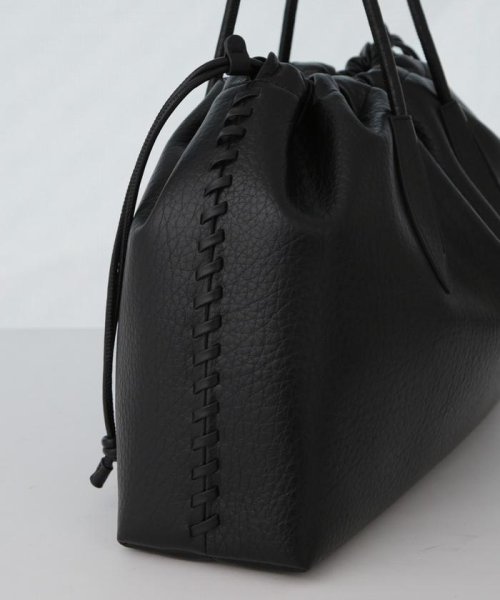 ADD CULUMN/TURN WIDE DRST ADD CULUMN/TURN WIDE CULUMN アドカラム クラフトマンシップを感じさせる仕様が特徴の TURN シリーズ PCやタブレットを収納しやすいワイドな巾着タイプのバッグ