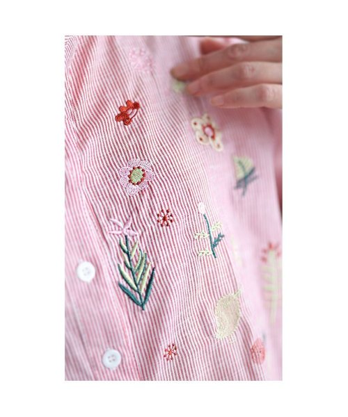 Sawa a la mode(サワアラモード)/春を告げる花刺繍のストライプ柄シャツチュニック　レディース 大人 上品/img13