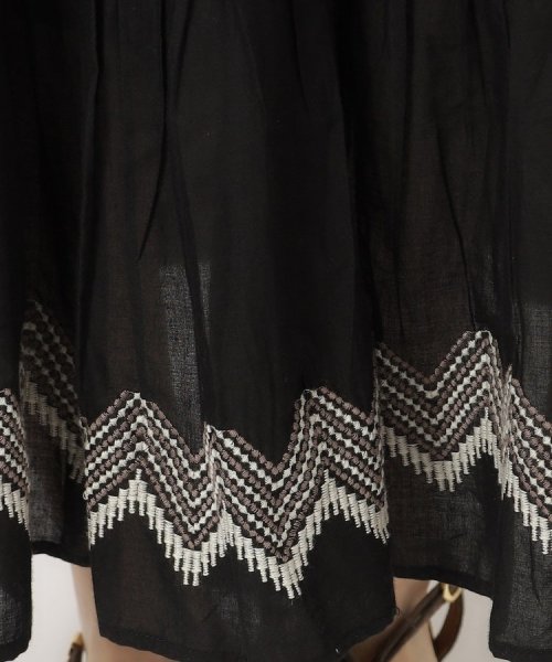 SHOO・LA・RUE(シューラルー)/ふわっと揺れる インド綿 ティアード刺繍スカート/img08