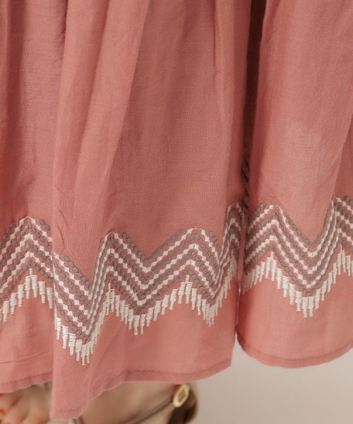 SHOO・LA・RUE(シューラルー)/ふわっと揺れる インド綿 ティアード刺繍スカート/img12