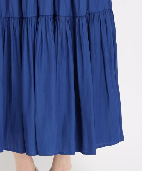 パウダーサテンティアードスカート 