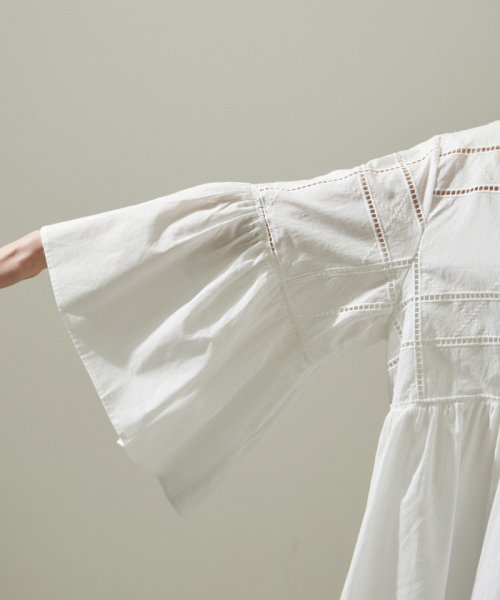 エンブロイダリーヘムギャザーブラウス トップス シャツ・ブラウス B1673471480(12870円)