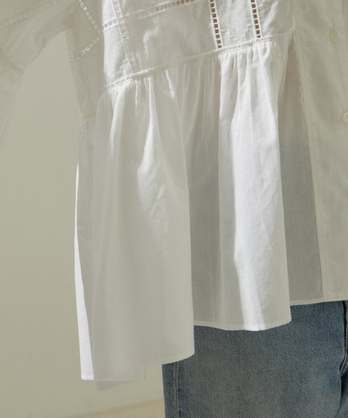 エンブロイダリーヘムギャザーブラウス トップス シャツ・ブラウス B1673471480(12870円)