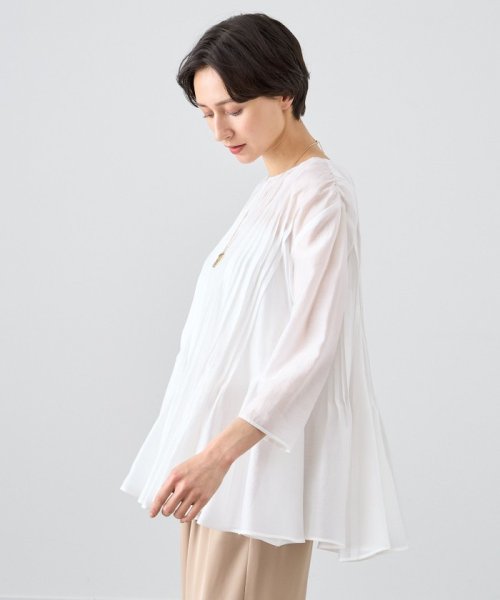 シアーオーガンジーマチフレア ブラウス ：model 168cm
