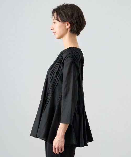 シアーオーガンジーマチフレア ブラウス ：model 168cm