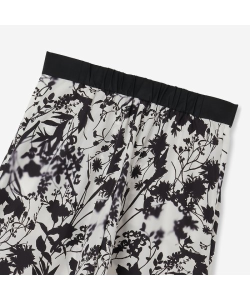 シルエットフラワーワイドパンツ 