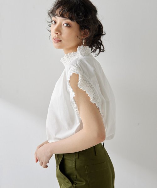 シャーリングブラウス 