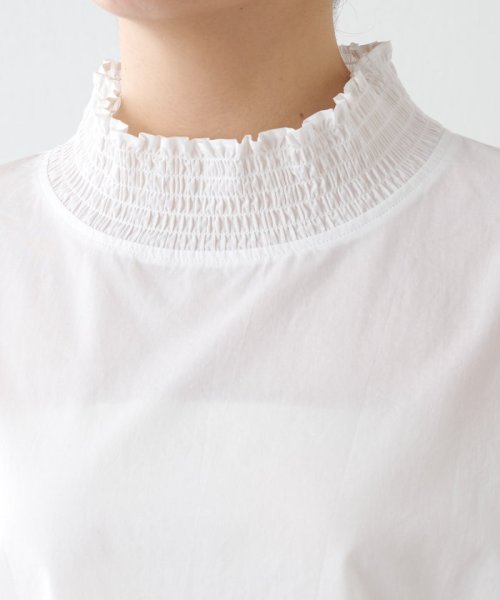 シャーリングブラウス 