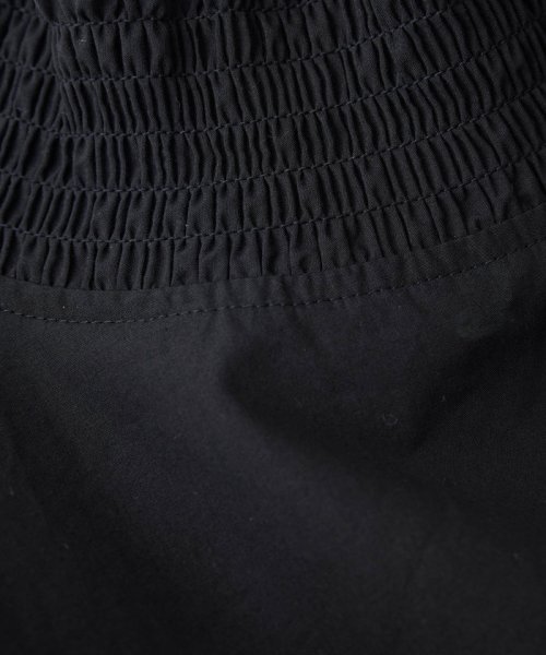 シャーリングブラウス 