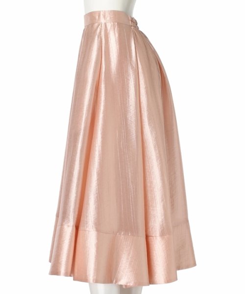 シャイニーフレアスカート 商品説明《店舗発売日》5/16(木）光沢感のある生地が華やかなムードを放つスカート。裾に向かってなだらかに P1563488323(12100円)