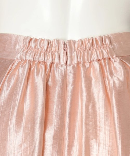 シャイニーフレアスカート 商品説明《店舗発売日》5/16(木）光沢感のある生地が華やかなムードを放つスカート。裾に向かってなだらかに P1563488323(12100円)