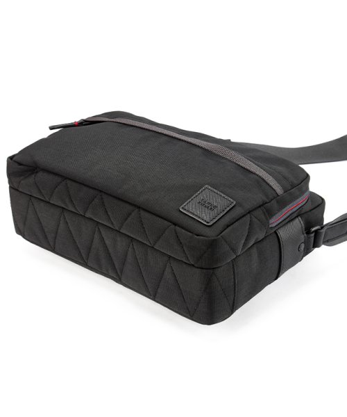 タケオキクチ ショルダーバッグ メンズ 斜めがけバッグ 撥水 防水 軽量 B5 TAKEO KIKUCHI 739112 トゥルーロックファブリック TAKEO ｜正面 ｜背面