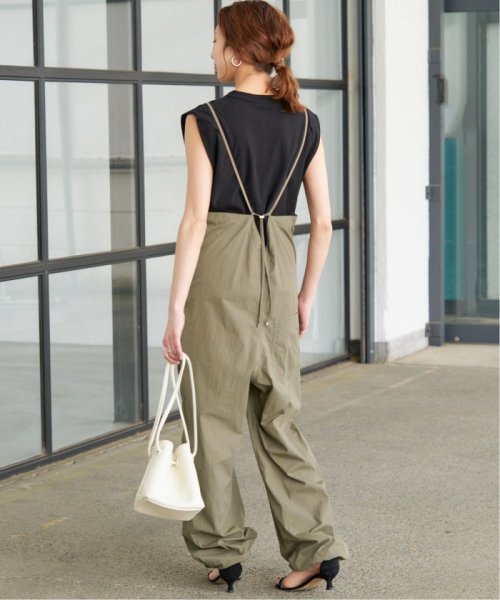 ナイロンオックスコンビネゾン 商品説明大人のリラクシースタイルを叶えてくれる今の気分にぴったりなコンビネゾンが登場。暑くなるこれからの季節に便利なドライタッチが魅力のオールインワンです。アウトドアのシーンで使用される A1359073036(10450円)