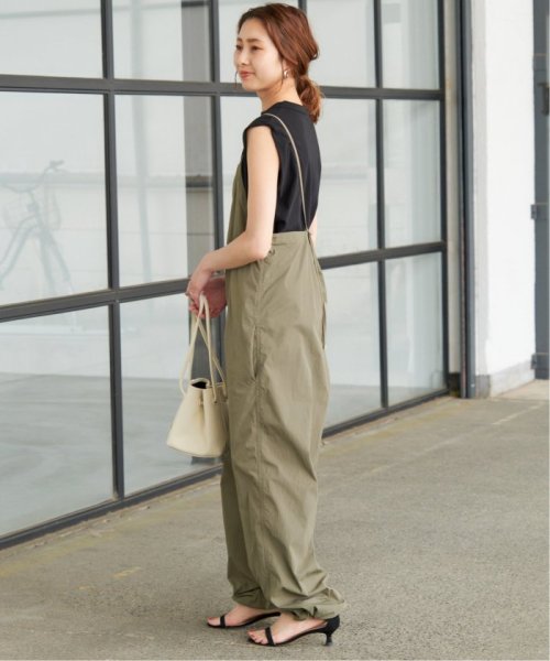 ナイロンオックスコンビネゾン 商品説明大人のリラクシースタイルを叶えてくれる今の気分にぴったりなコンビネゾンが登場。暑くなるこれからの季節に便利なドライタッチが魅力のオールインワンです。アウトドアのシーンで使用される A1359073036(10450円)