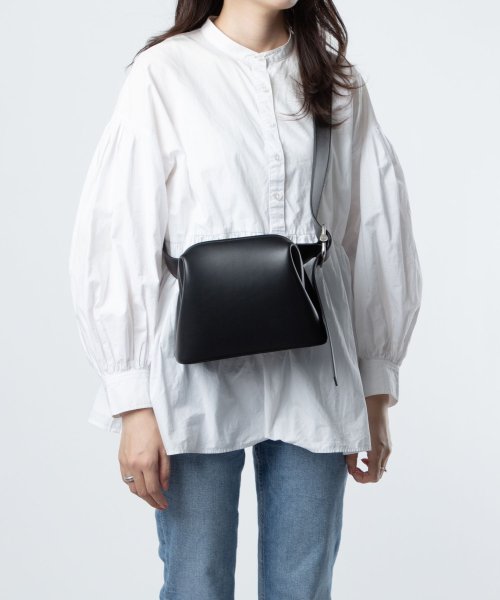 オソイ OSOI MINI BROT ショルダーバッグ レディース バッグ レザー 肩掛け 斜め掛け プレゼント ギフト 本革 鞄 シグネチャーライン また