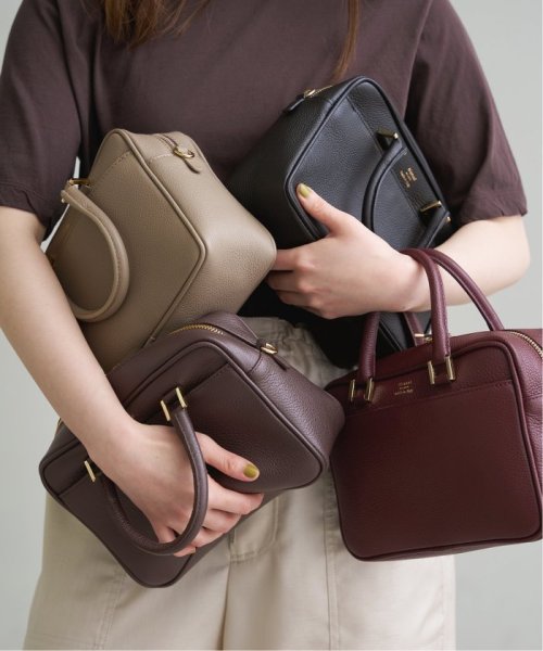 《予約》Manuel MILANO/マニュエルミラノ 別注 レザーバッグ MIDI 商品説明弊社カラー：メーカーカラーブラック(001)：NEROブラウン(020 X2090418397(15950円)