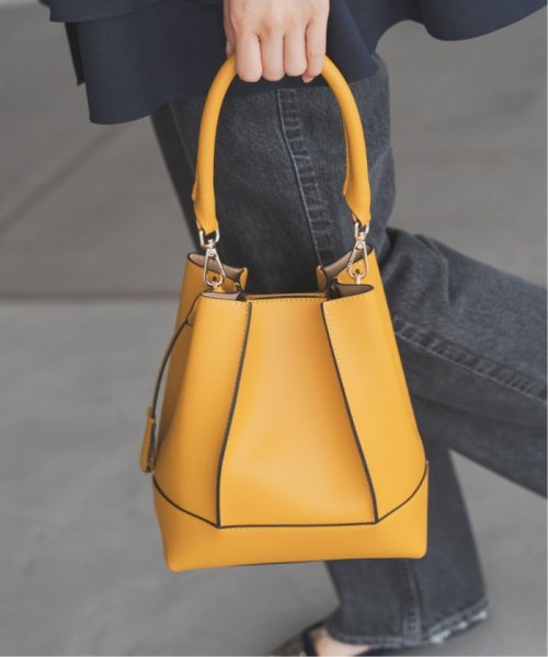 《追加予約》GIANNI NOTARO/ジャンニ ノターロ バケツガタバッグ 219/RUGA 商品説明メーカー品番：219/RUGA弊社カラー：メーカーカラーブラック(001)：NEROキャメル(025)：CUOIOイエロー(080)： F2039478243(15708円)