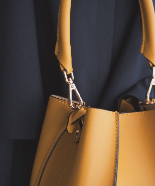 《追加予約》GIANNI NOTARO/ジャンニ ノターロ バケツガタバッグ 219/RUGA 商品説明メーカー品番：219/RUGA弊社カラー：メーカーカラーブラック(001)：NEROキャメル(025)：CUOIOイエロー(080)： F2039478243(15708円)