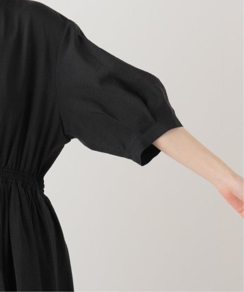 バックオープンワンピース 商品説明リラクシーなムードの高まるブラックカラーが着映える大人の夏ワンピースが登場。シンプルなフロントデザイン U1728899337(13200円)