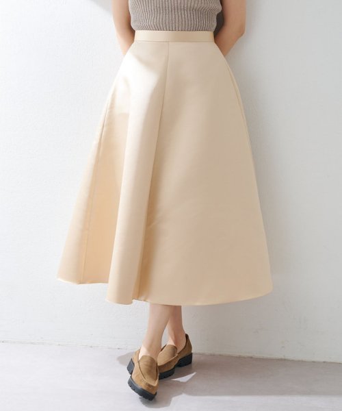サテンフレアスカート 