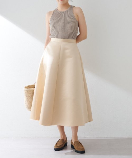 サテンフレアスカート 