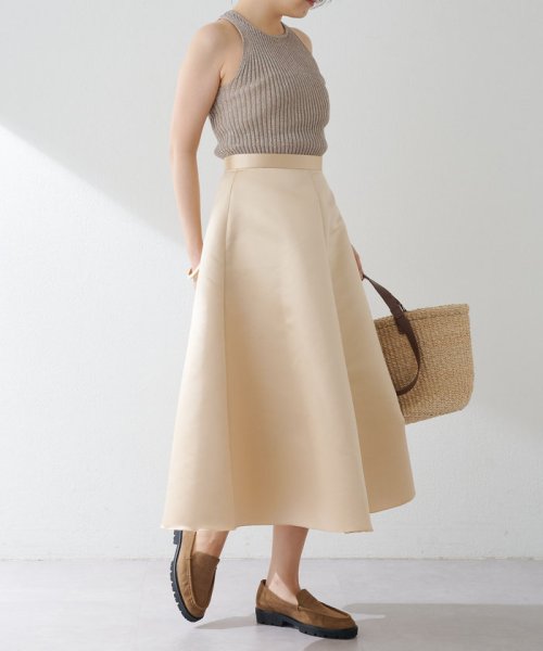 サテンフレアスカート 