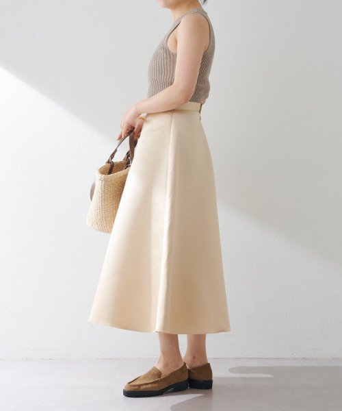 サテンフレアスカート 