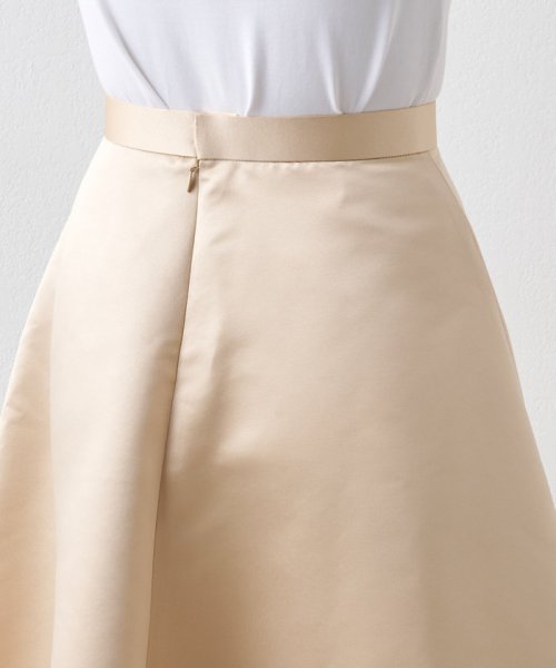 サテンフレアスカート 