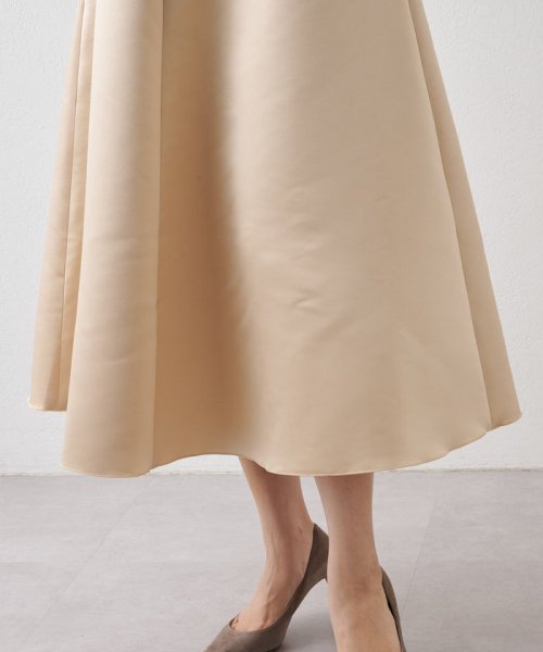 サテンフレアスカート 