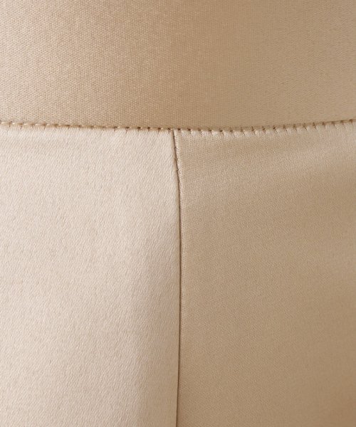 サテンフレアスカート 