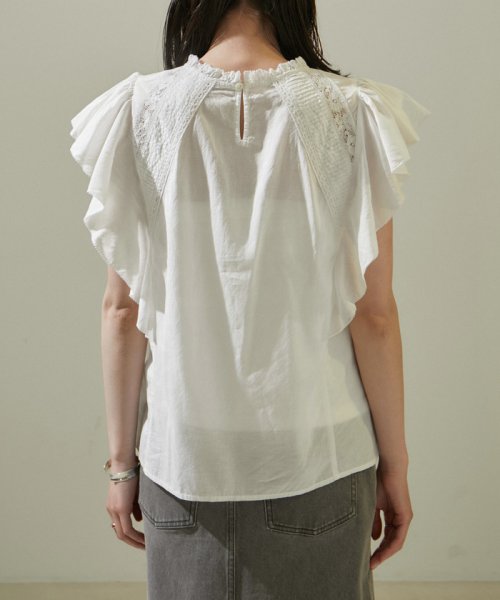 【WEB限定】コットンピンタックリバーレースラッフルブラウス 