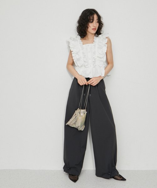 【サステナブル】ペタルフリルブラウス 