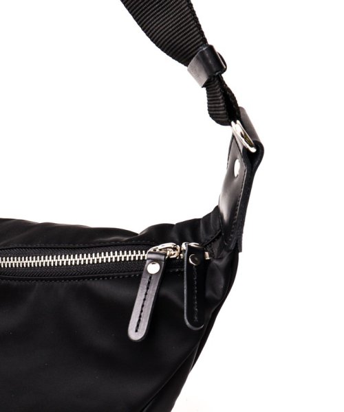 【CLEDRAN/クレドラン】別注ラウンドボディバッグ CLEDRAN/クレドラン