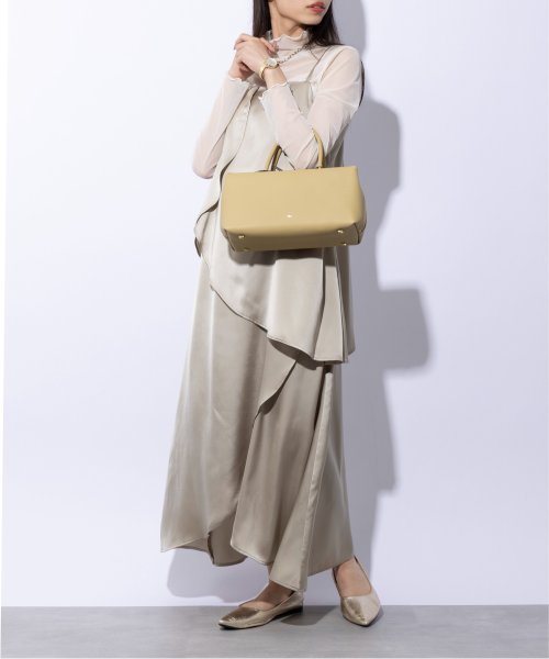 【TOV / トーヴ】CONNIE－WIDE T24S07B265 ハンドバッグ 牛革 カウレザー スクエアバッグ 牛革 5cm 良い