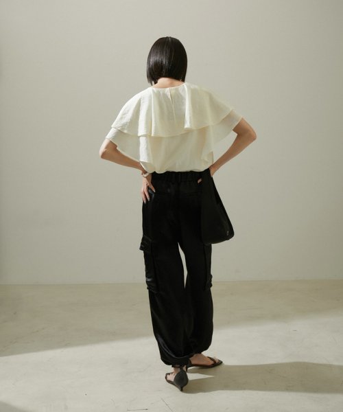 ラッフルカラーフレアスリーブブラウス 