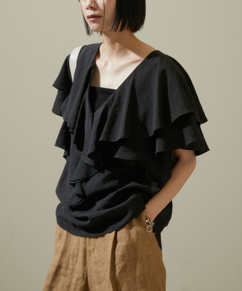 ラッフルカラーフレアスリーブブラウス 