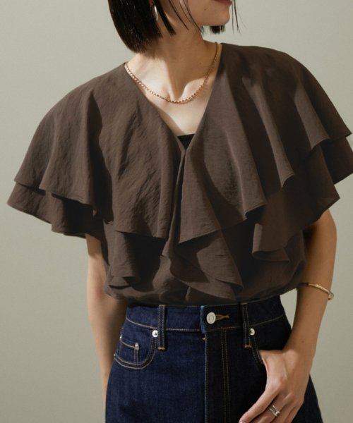 ラッフルカラーフレアスリーブブラウス 