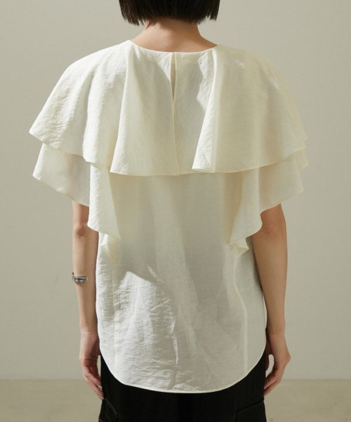 ラッフルカラーフレアスリーブブラウス 