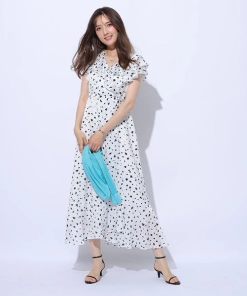 ラッフルカシュクールプリントワンピース 予めご了承ください