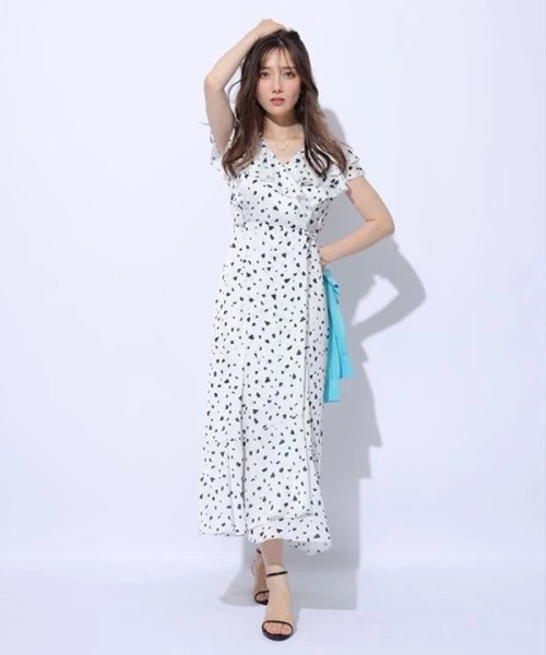 ラッフルカシュクールプリントワンピース 予めご了承ください