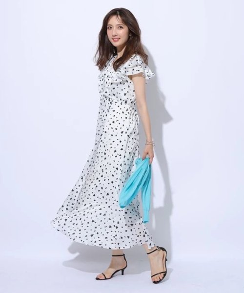 ラッフルカシュクールプリントワンピース 予めご了承ください