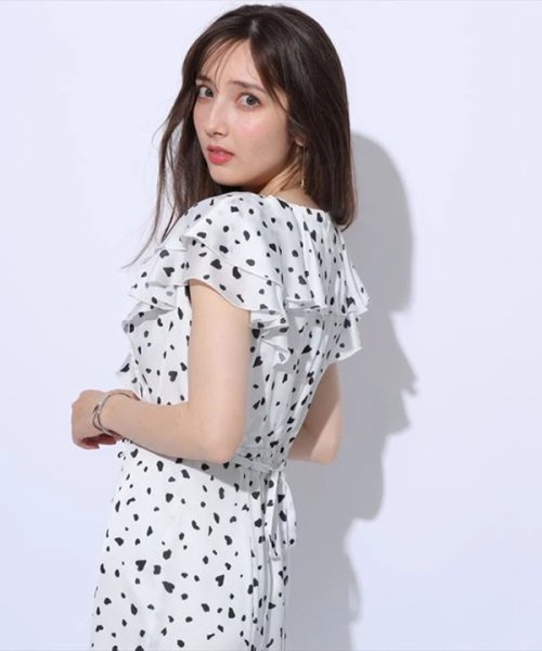 ラッフルカシュクールプリントワンピース 予めご了承ください