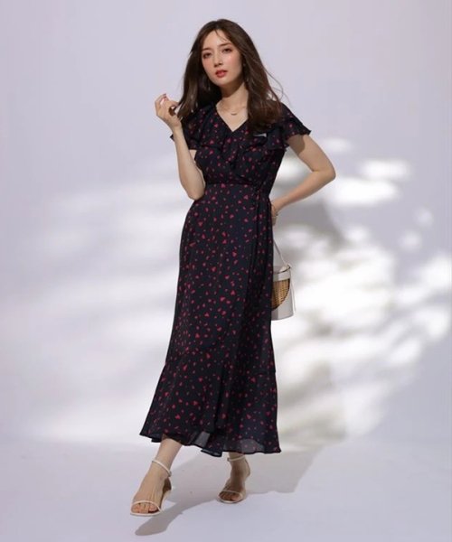 ラッフルカシュクールプリントワンピース 予めご了承ください