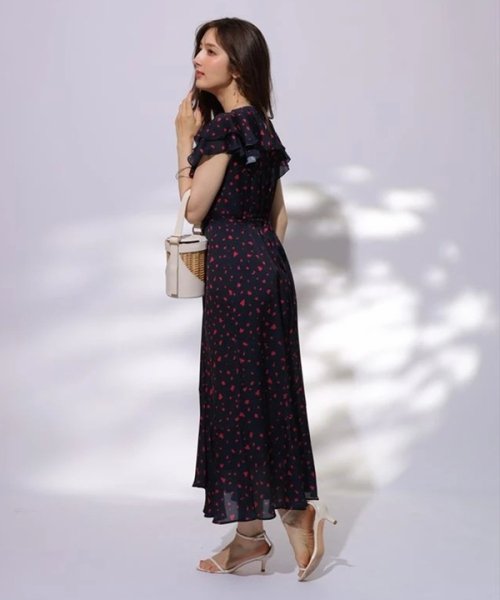 ラッフルカシュクールプリントワンピース 予めご了承ください