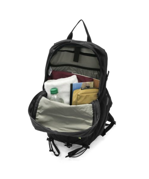 カリマー リュック シンプル 20L karrimor 軽い おしゃれ バックパック デイパック 登山 トレッキング ザック cleave 20 501143 