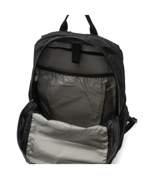 カリマー リュック シンプル 20L karrimor 軽い おしゃれ バックパック デイパック 登山 トレッキング ザック cleave 20 501143 