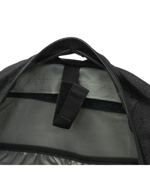 カリマー リュック シンプル 20L karrimor 軽い おしゃれ バックパック デイパック 登山 トレッキング ザック cleave 20 501143 